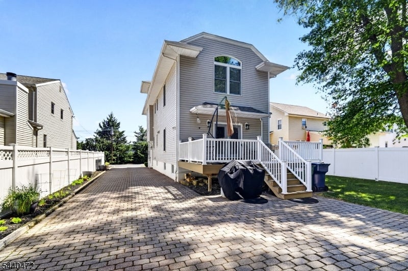 123 Gibson Blvd