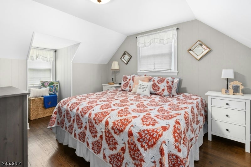 8 CHEROKEE ROAD