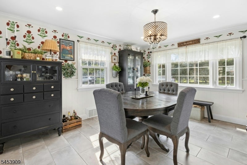 8 CHEROKEE ROAD