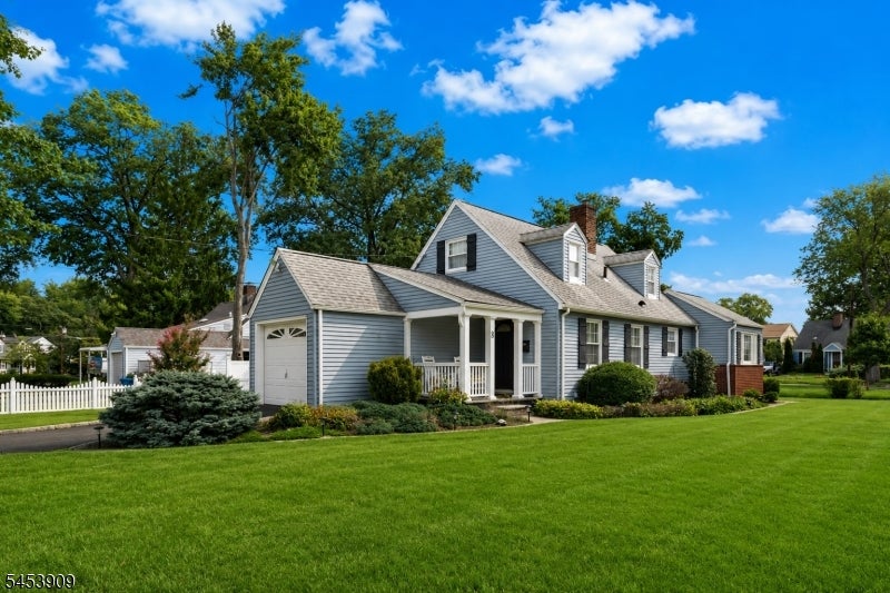 8 CHEROKEE ROAD