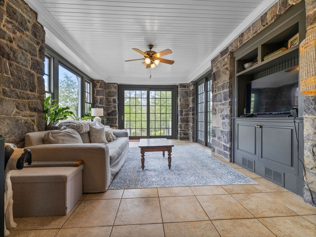 90 Burr Dr