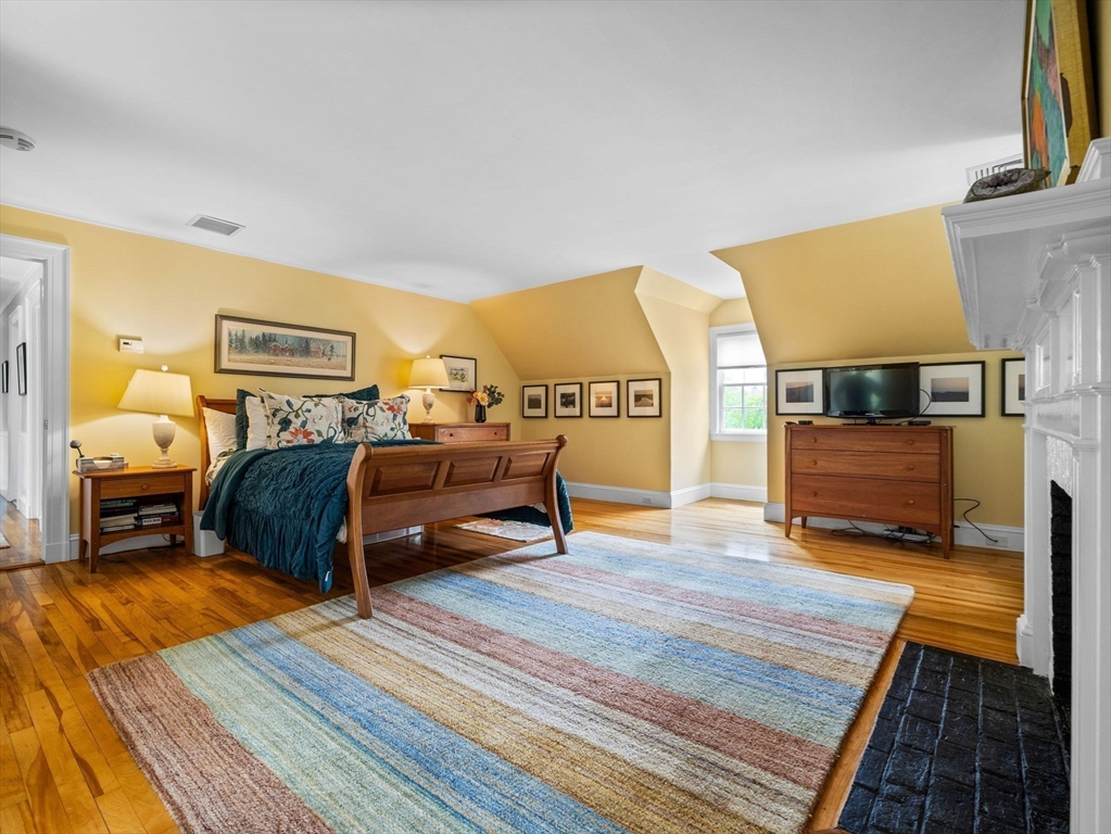 90 Burr Dr