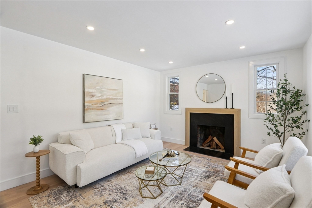 142 Bacon St