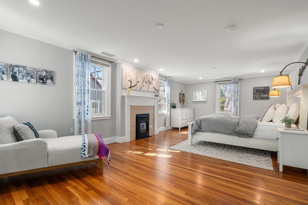 30 Trowbridge Ave