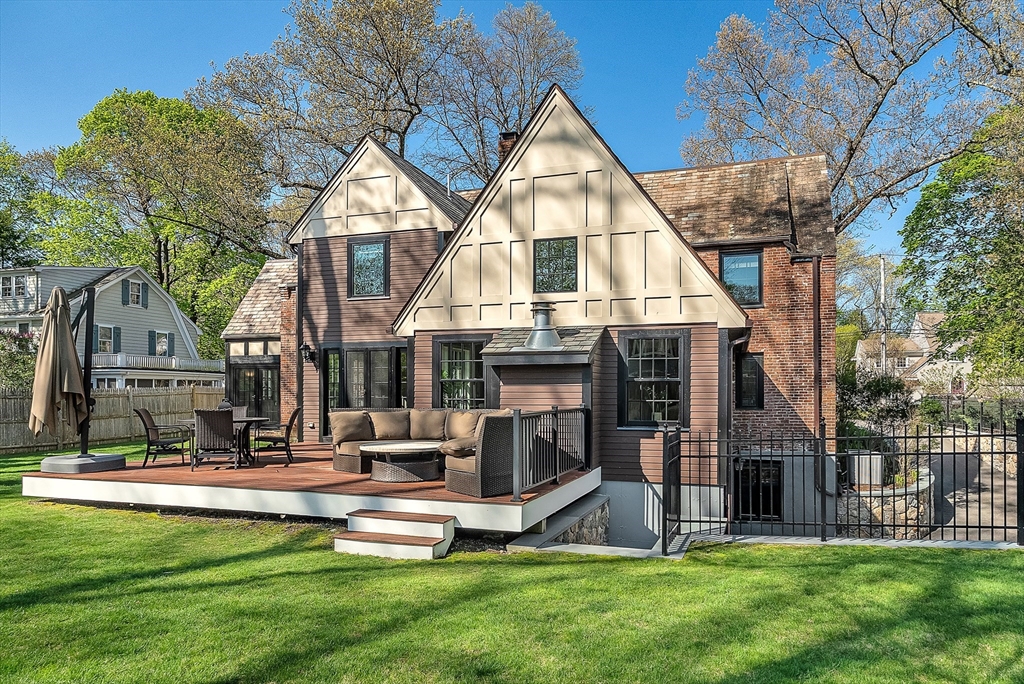 28 Emerson Rd