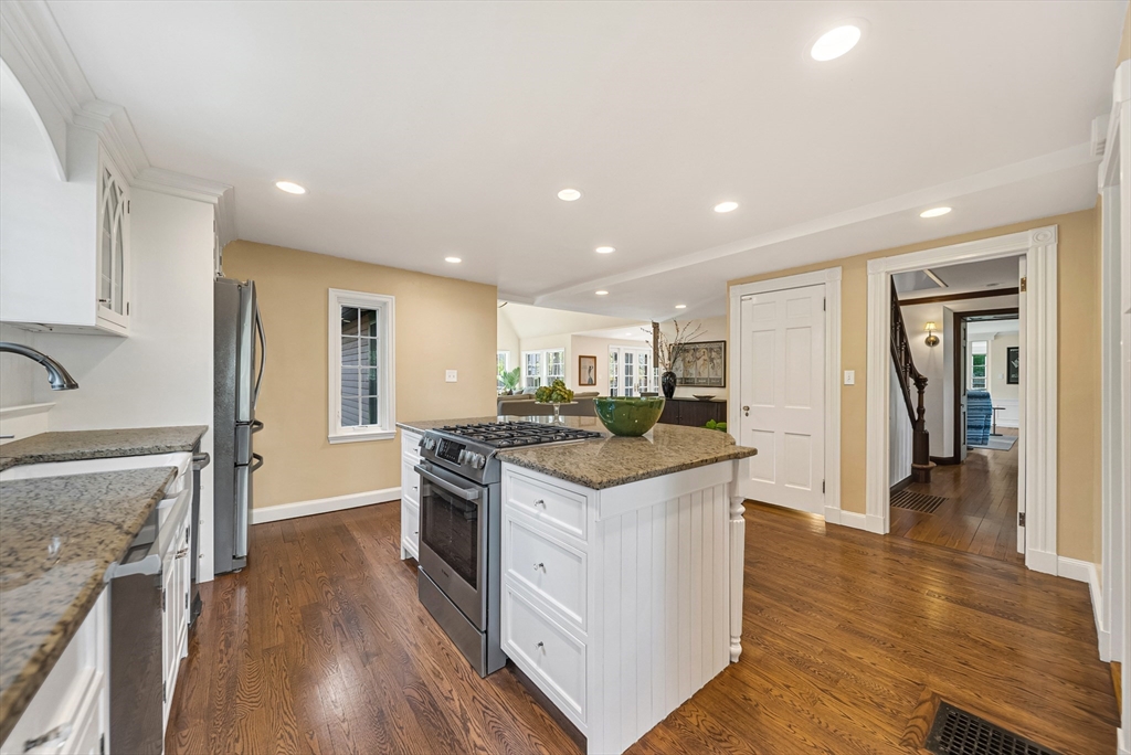 28 Emerson Rd