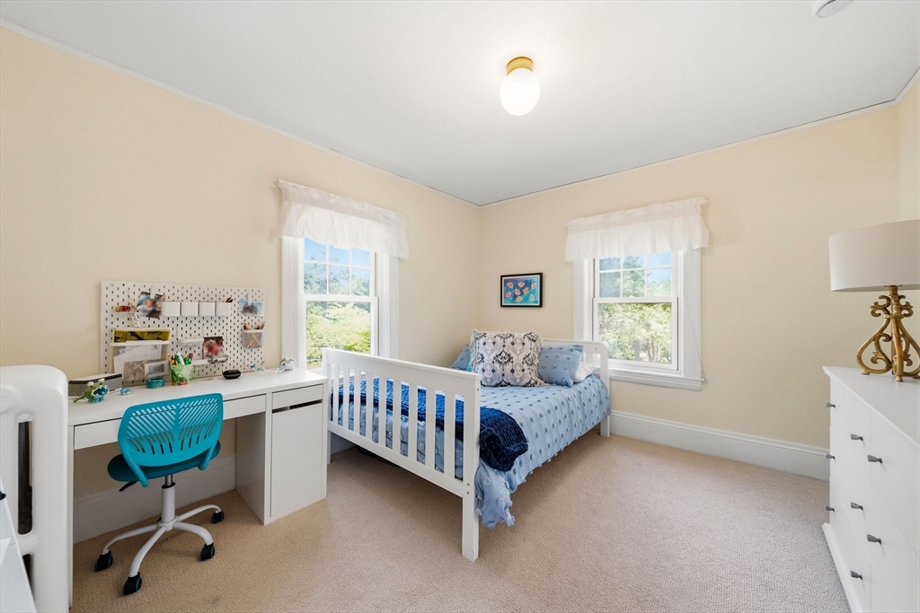 25 Riverdale Rd