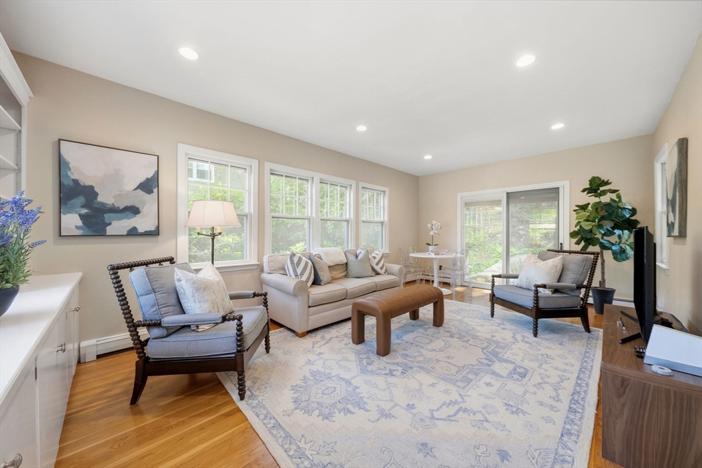 25 Riverdale Rd