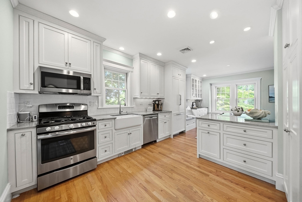 25 Riverdale Rd