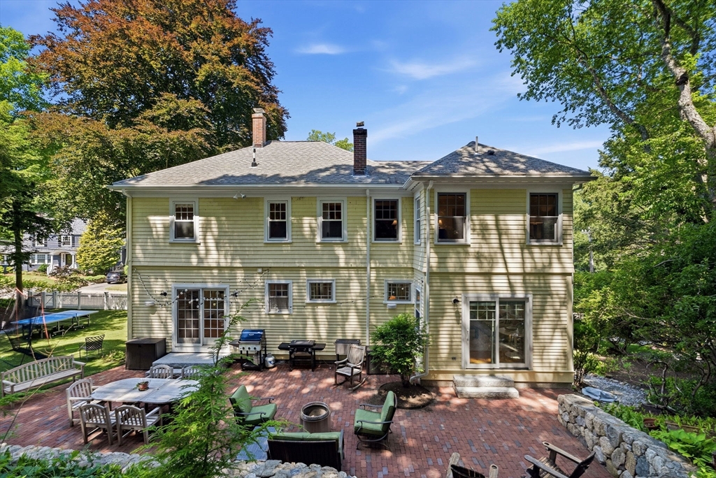 25 Riverdale Rd