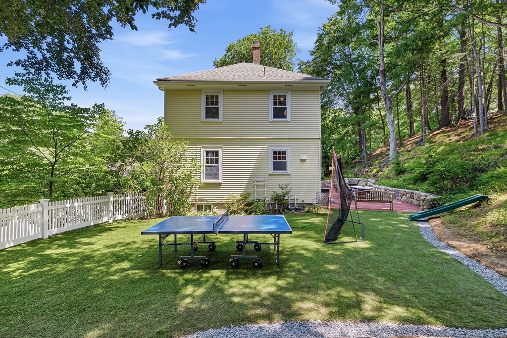 25 Riverdale Rd