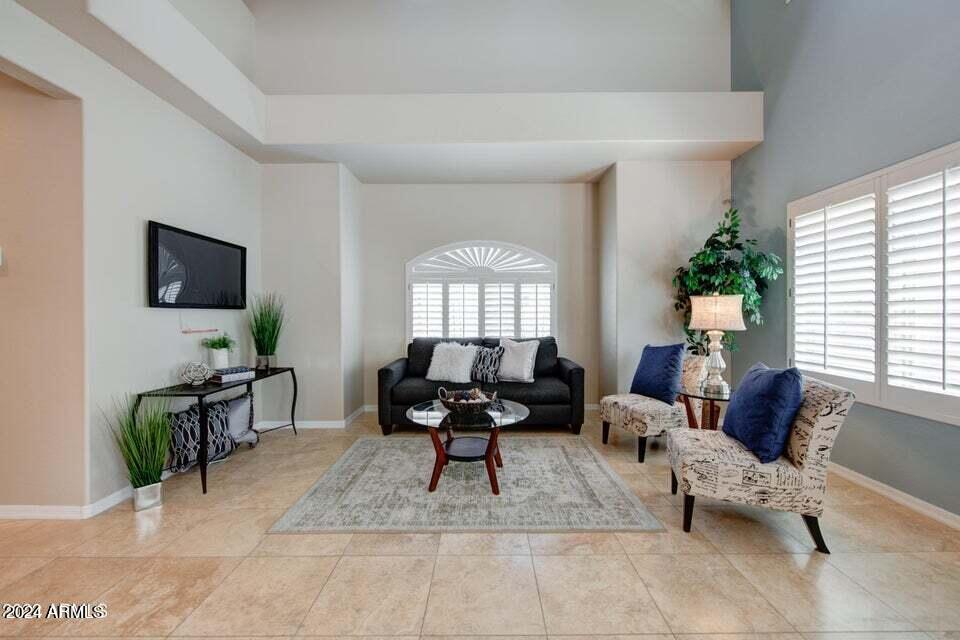 1120 S ASH Avenue, 1004