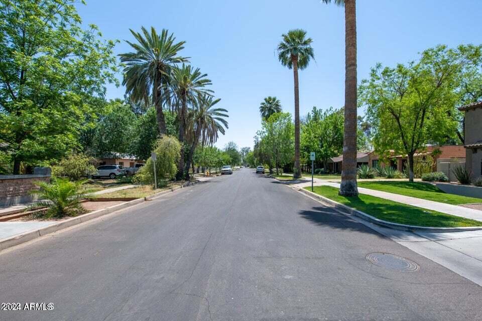 1120 S ASH Avenue, 1004