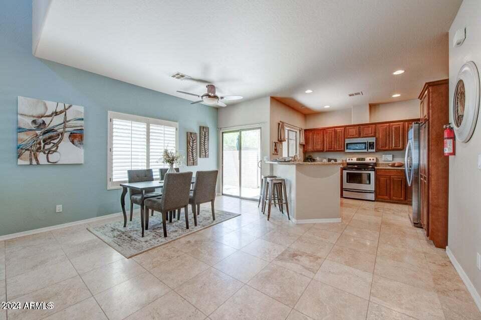 1120 S ASH Avenue, 1004