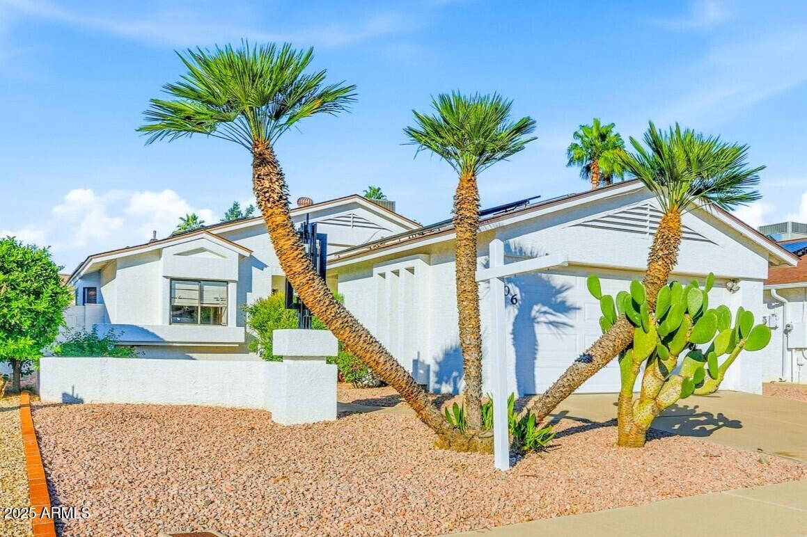 306 W BEVERLY Lane
