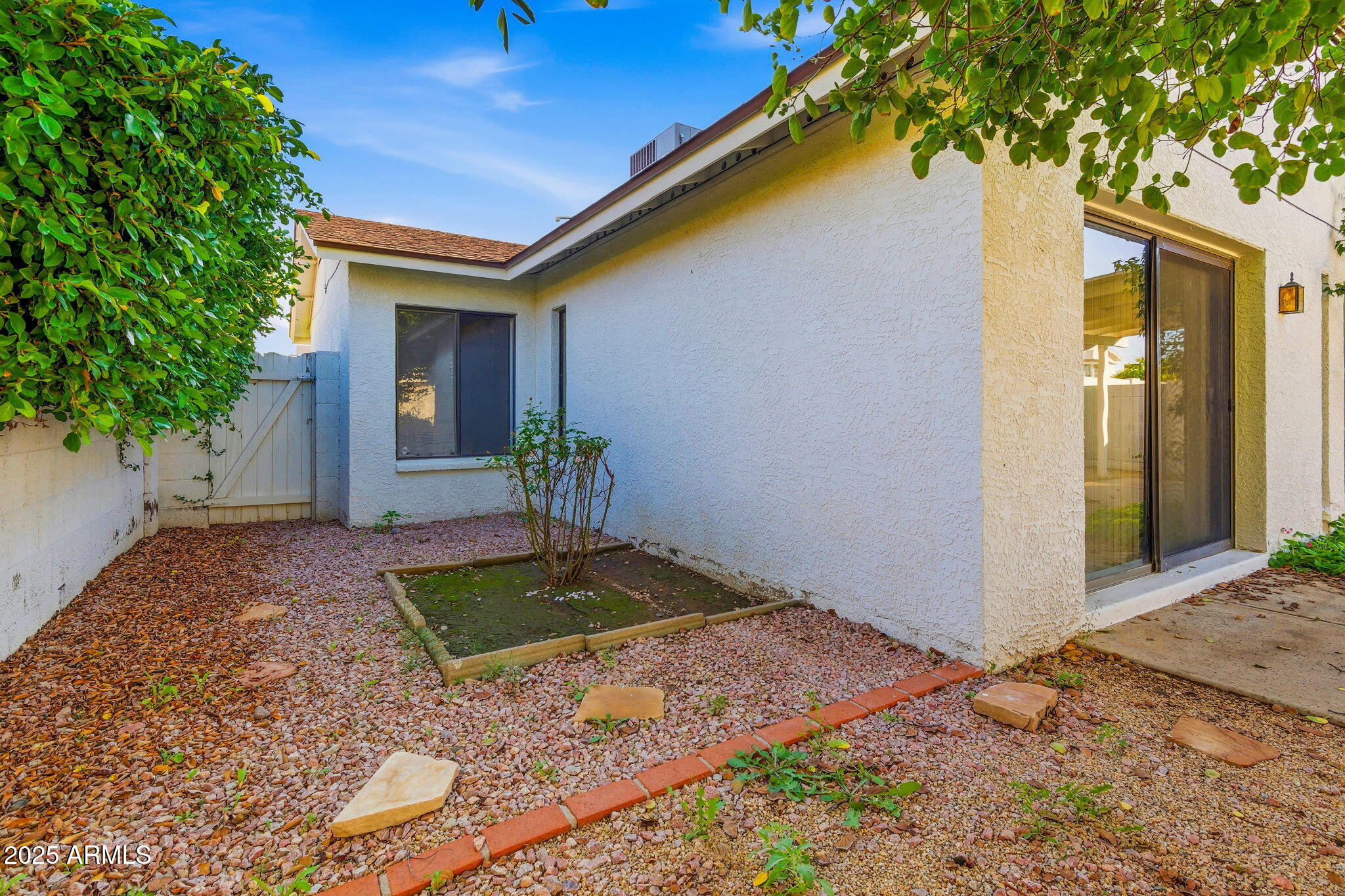 306 W BEVERLY Lane