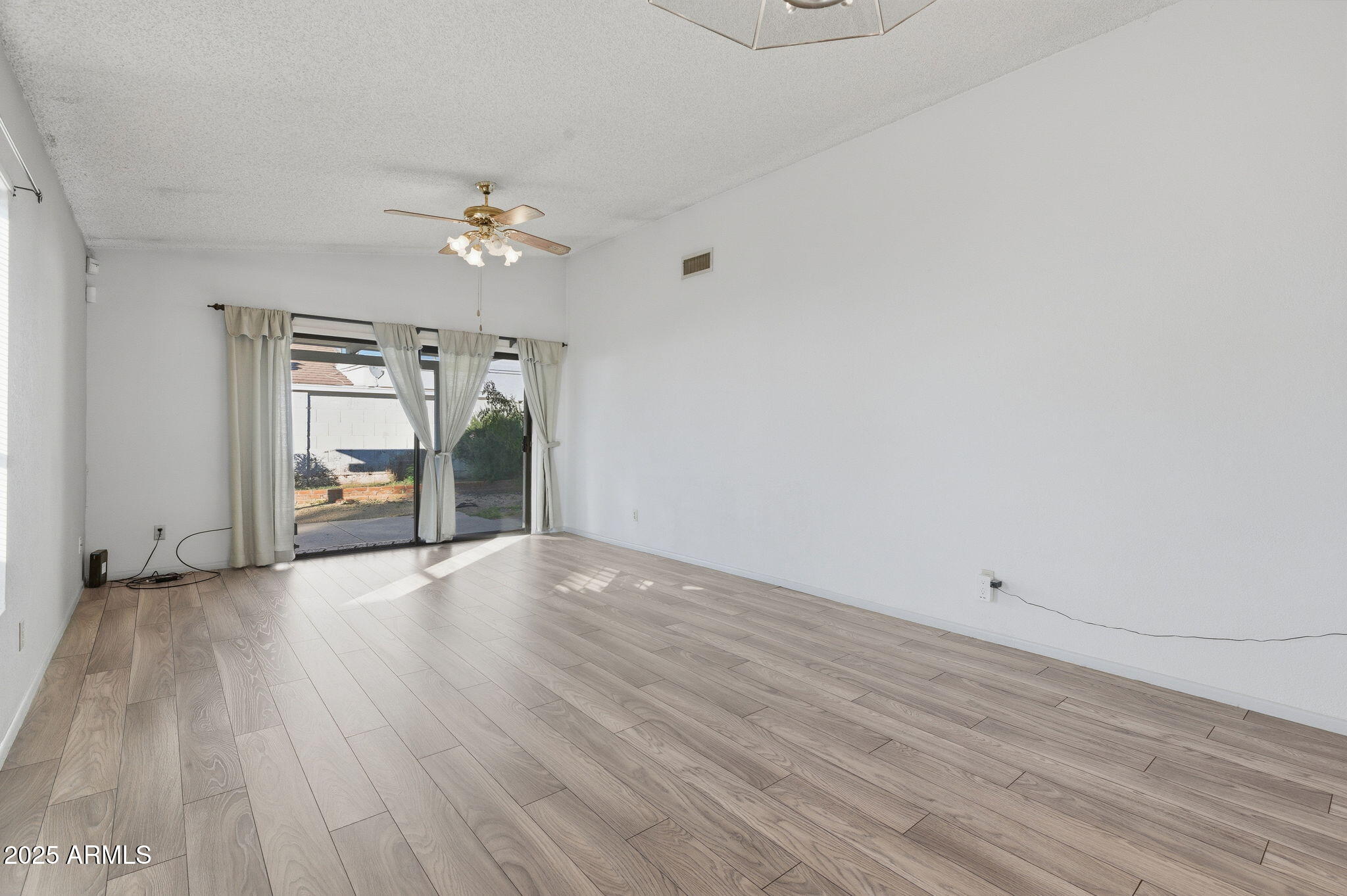 306 W BEVERLY Lane