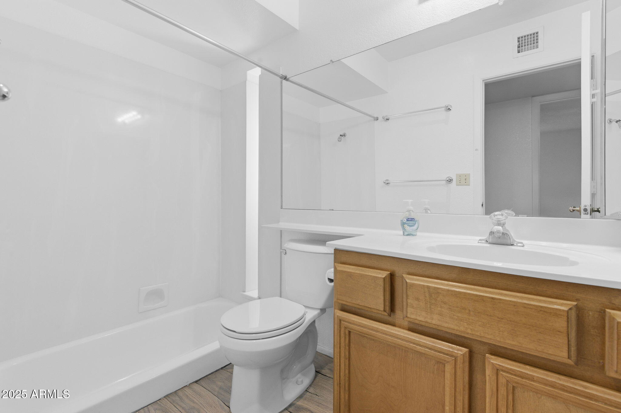 306 W BEVERLY Lane
