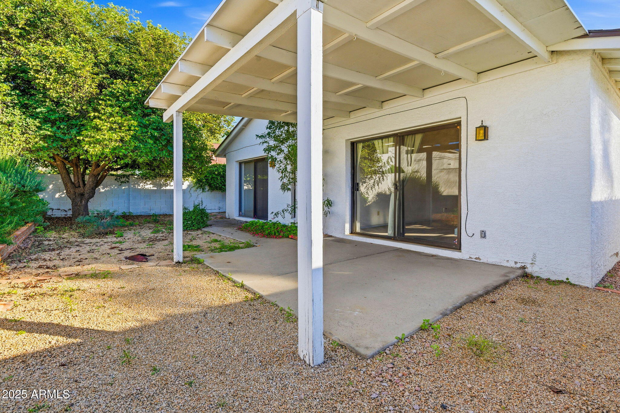 306 W BEVERLY Lane