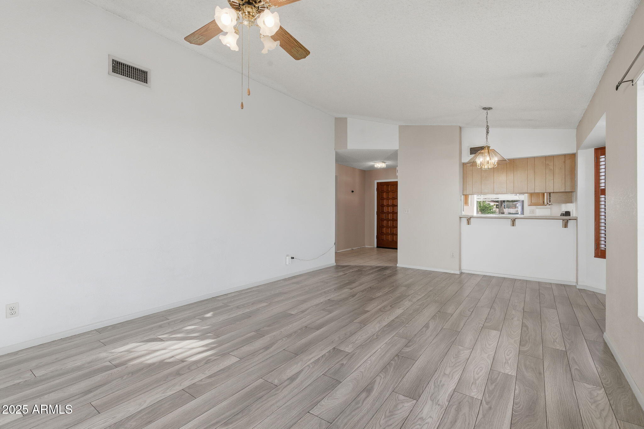 306 W BEVERLY Lane