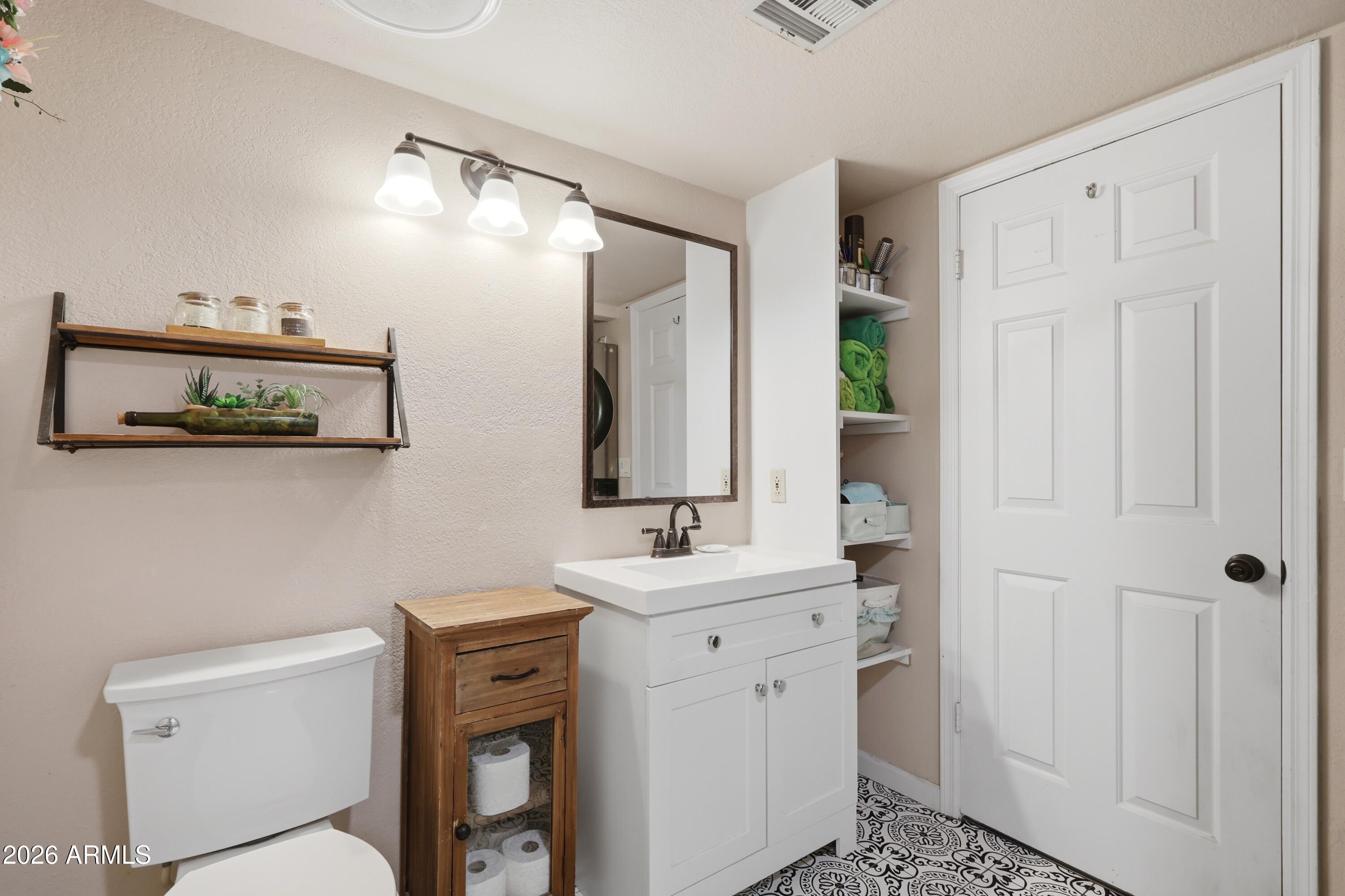 8651 E ROYAL PALM Road 133