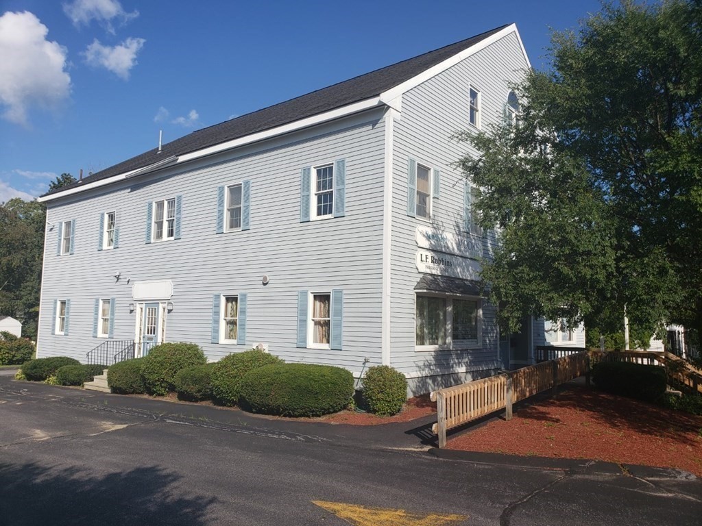 241 Main Street # 3 Unit: 2-3