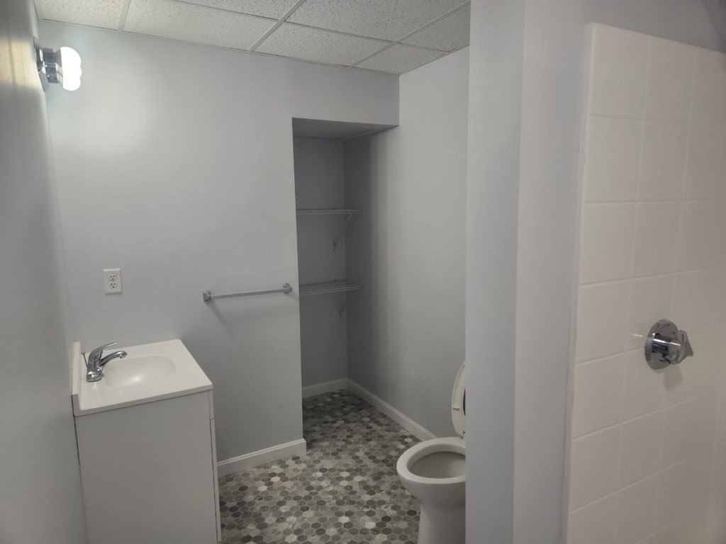 241 Main Street # 4 Unit: 2-4