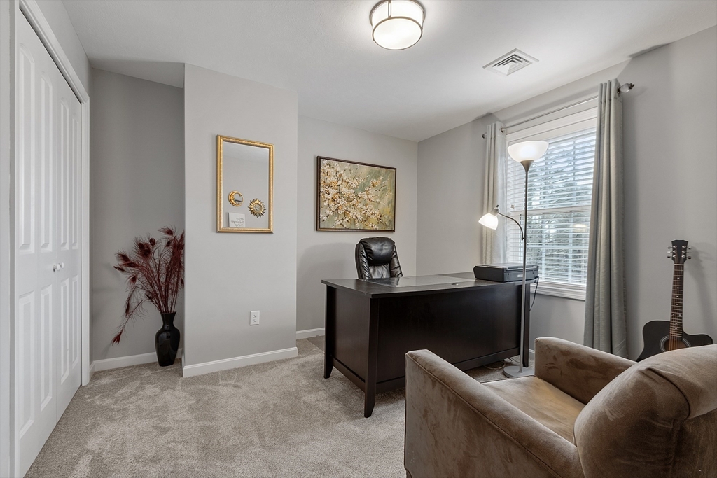 90 Royalston Road N