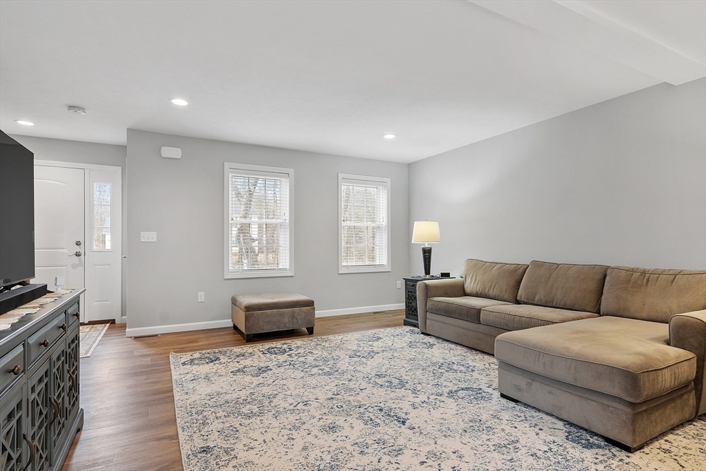 90 Royalston Road N