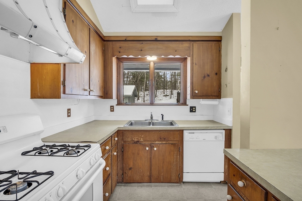 3 Tuttle Road