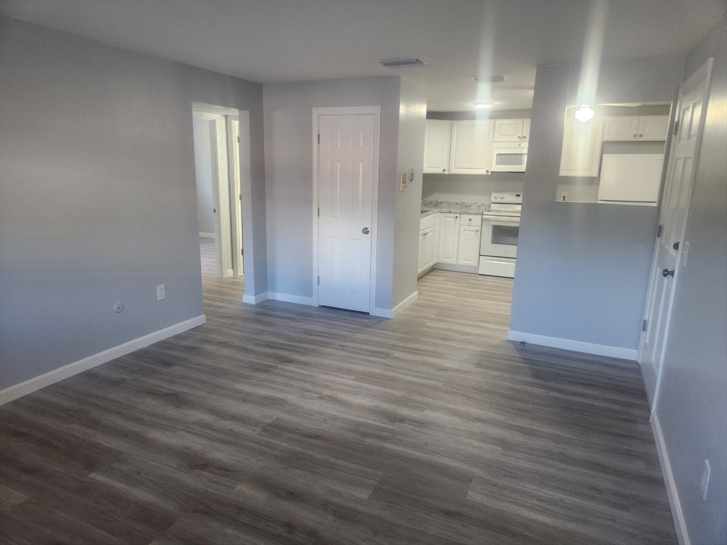 176 Maple Avenue # 01 Unit: 2-01