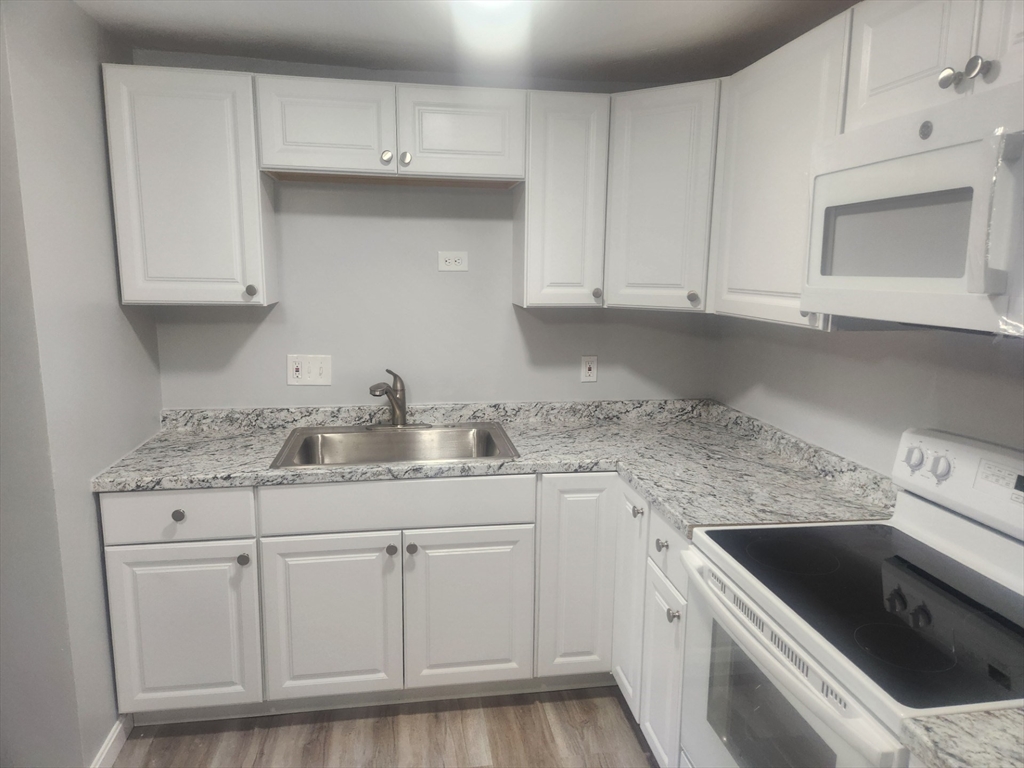 176 Maple Avenue # 01 Unit: 2-01