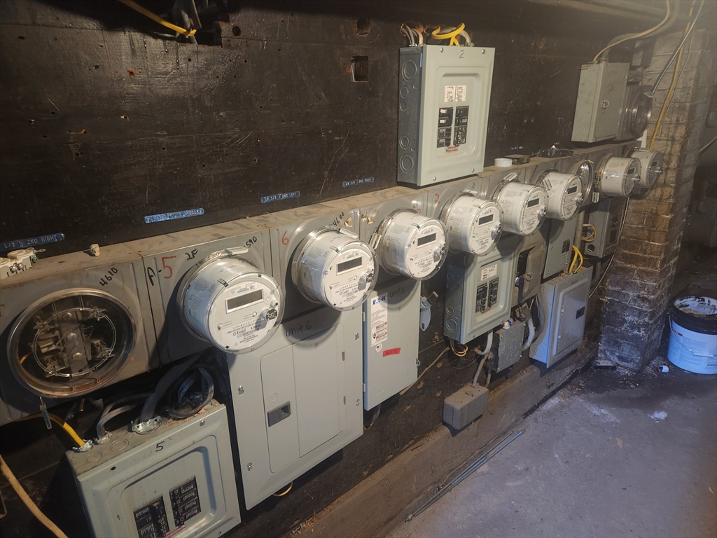 15-25 Lunenburg Street