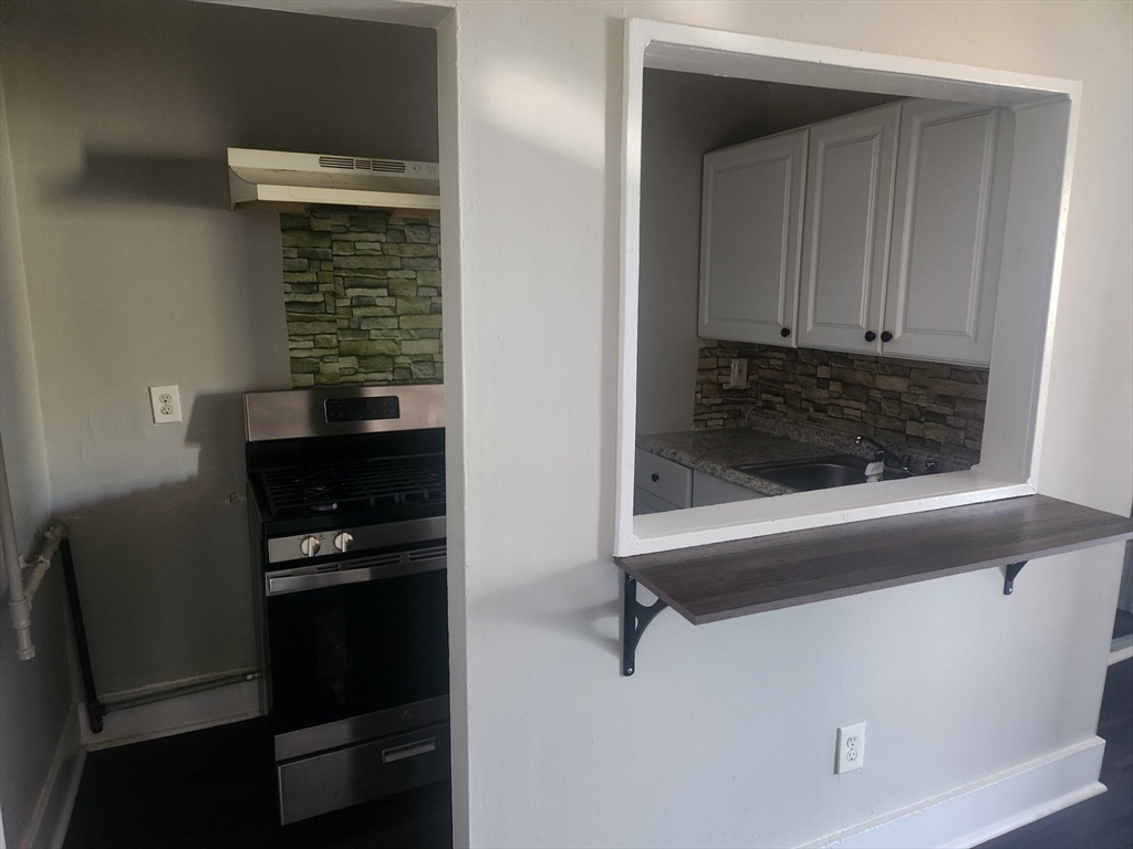 15-25 Lunenburg Street