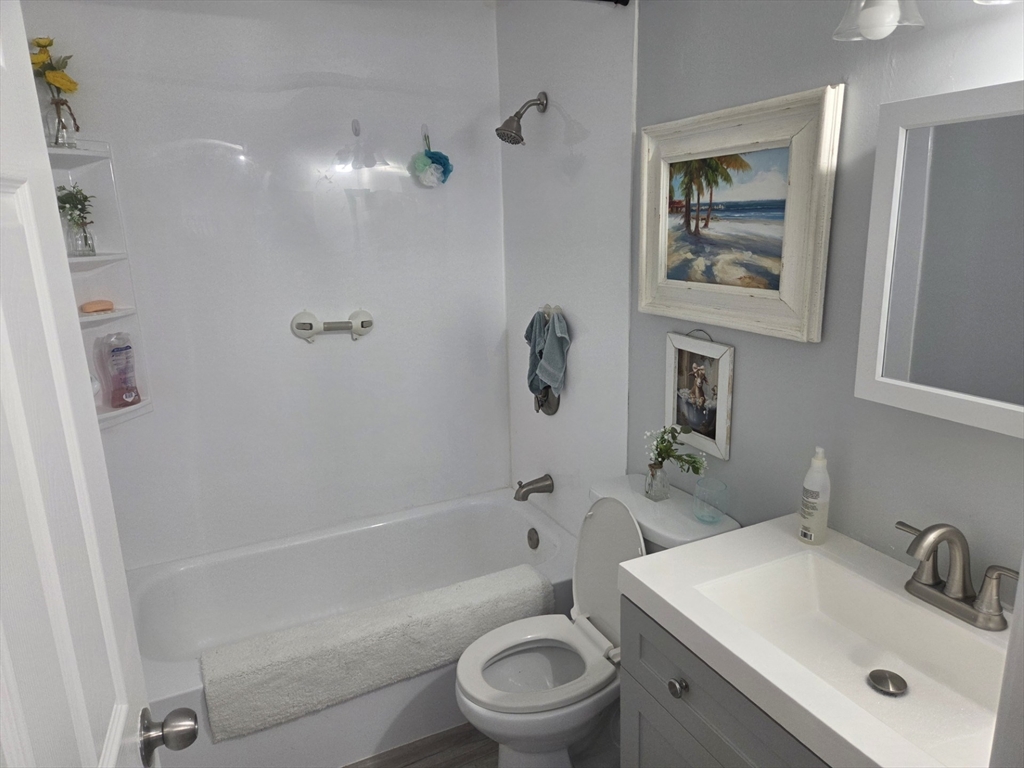 176 Maple Avenue # 1 Unit: 2-1