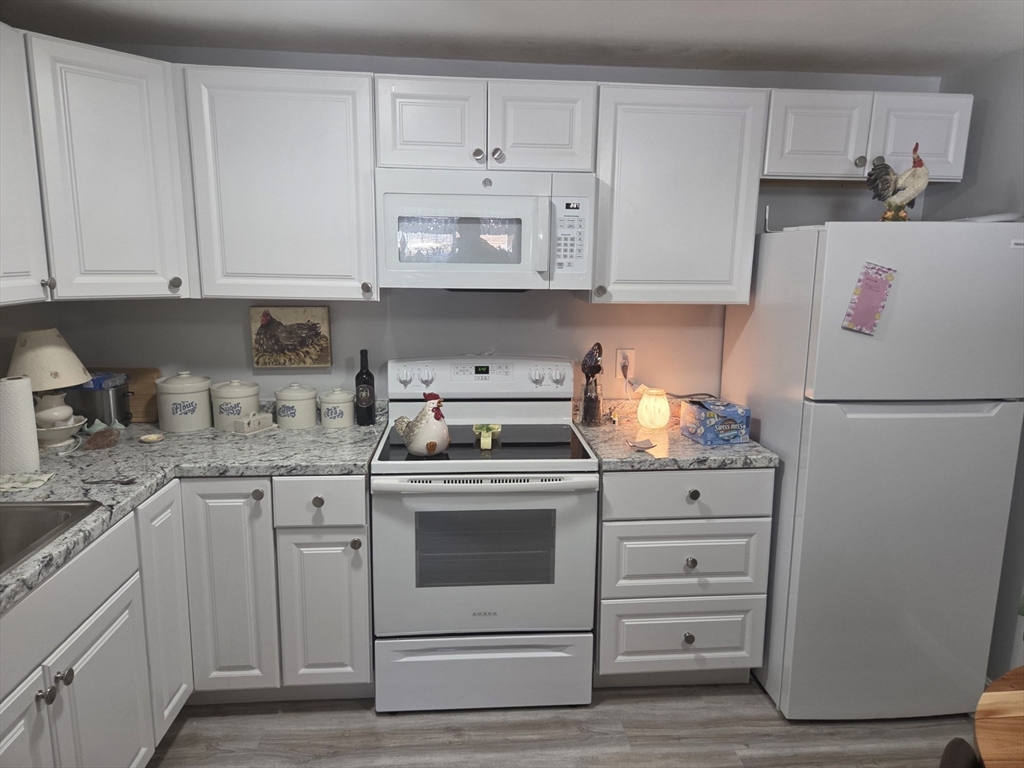 176 Maple Avenue # 1 Unit: 2-1