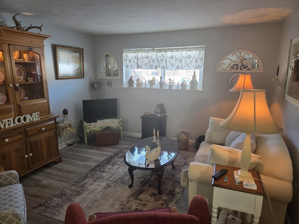 176 Maple Avenue # 1 Unit: 2-1