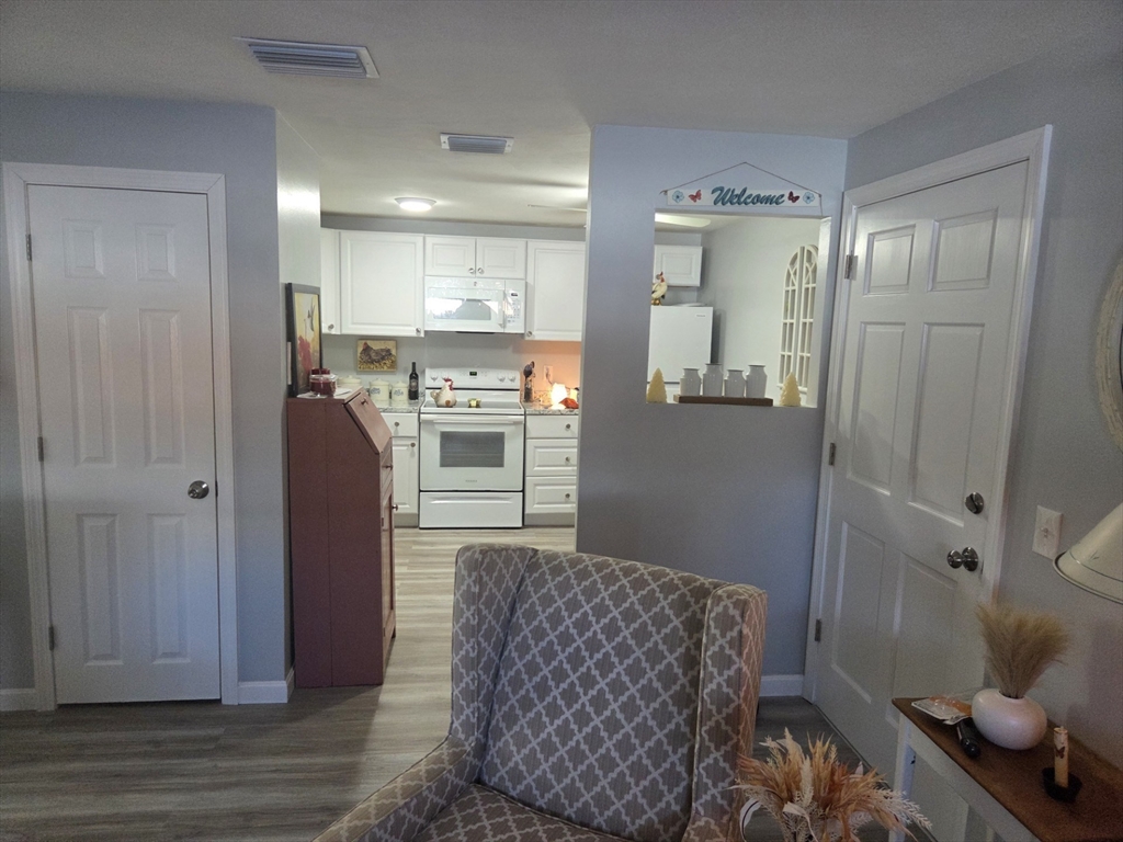 176 Maple Avenue # 1 Unit: 2-1