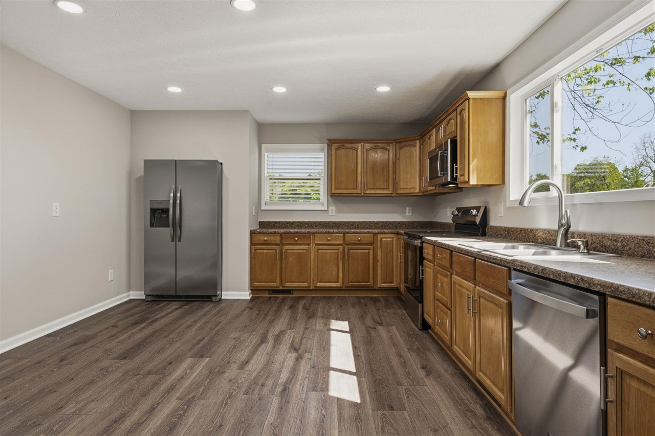 885 Moorman Lane