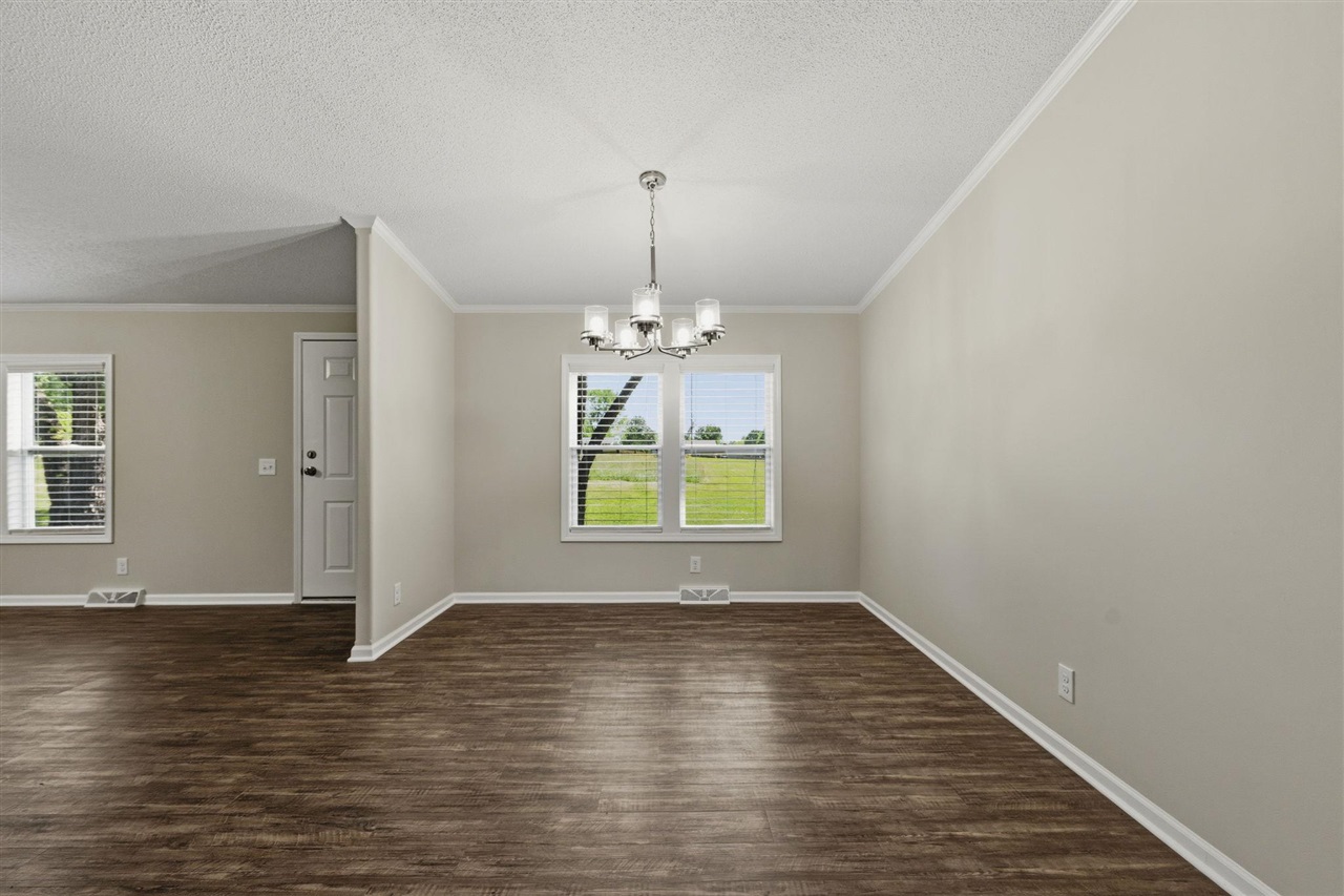 885 Moorman Lane