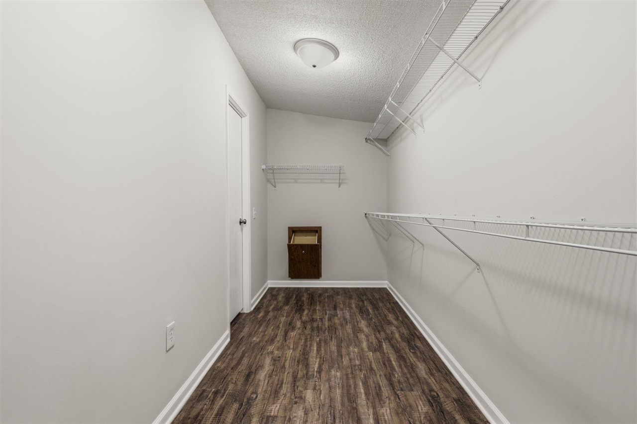 885 Moorman Lane