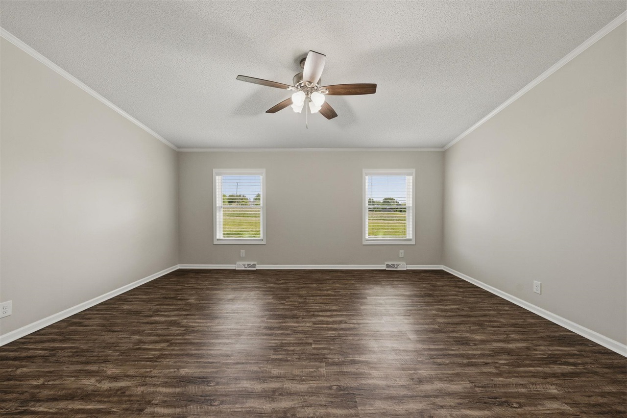 885 Moorman Lane