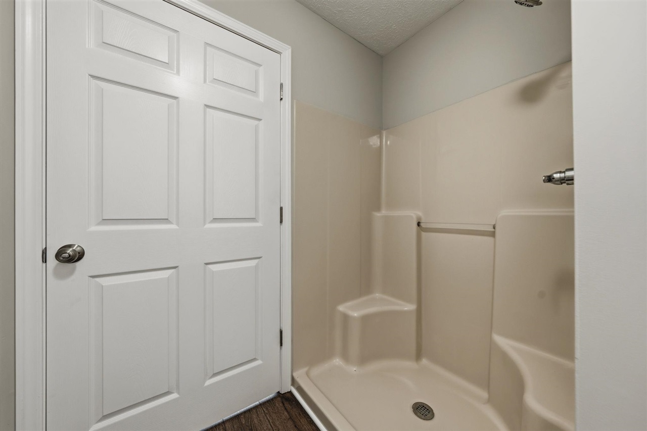 885 Moorman Lane