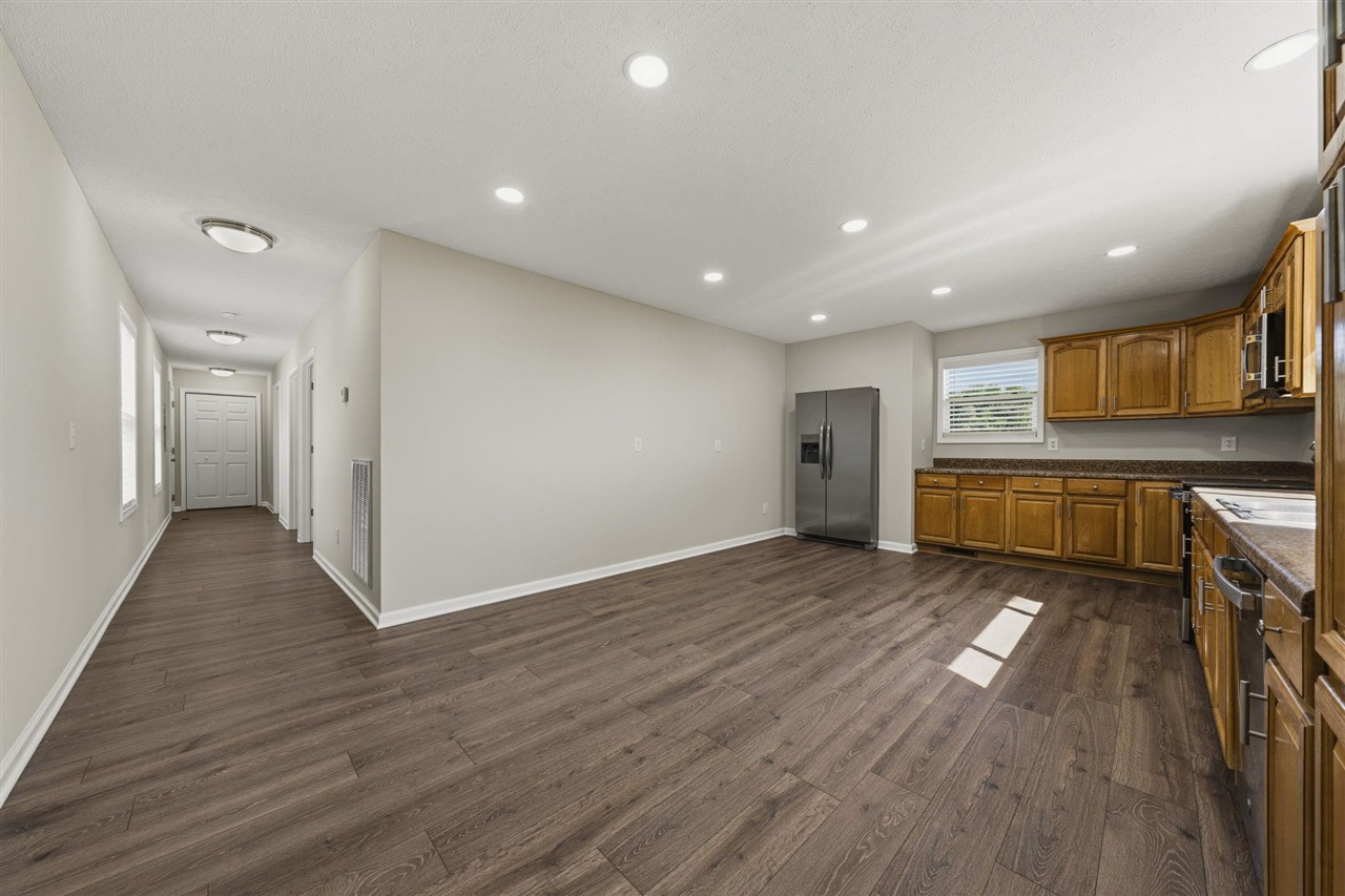 885 Moorman Lane