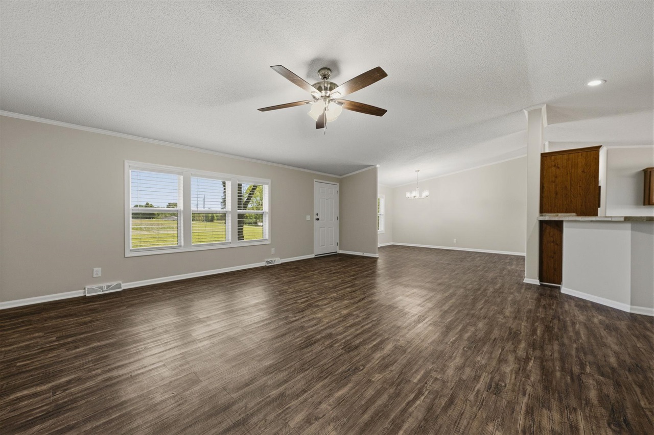 885 Moorman Lane