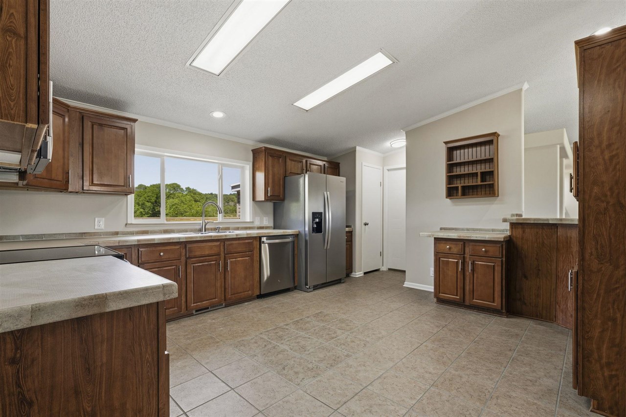 885 Moorman Lane