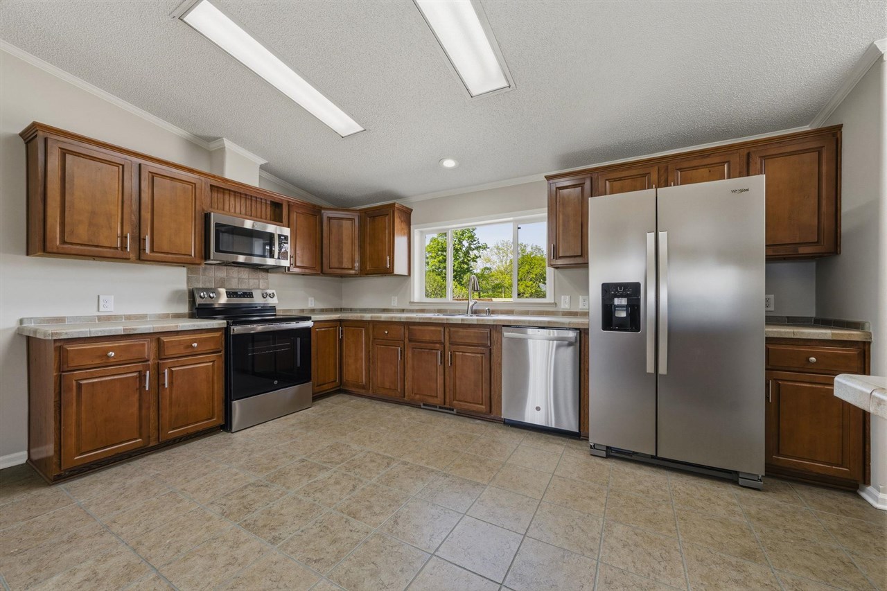 885 Moorman Lane