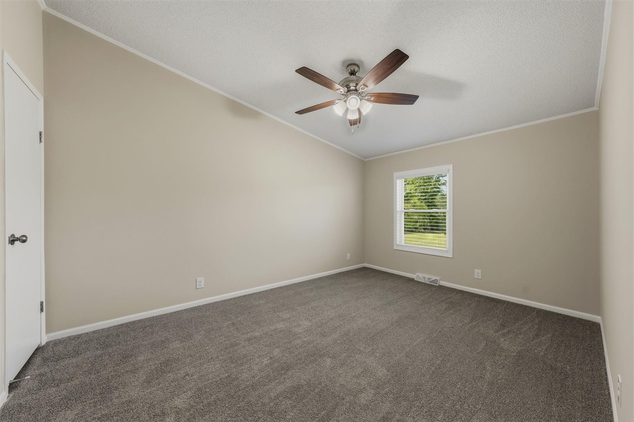 885 Moorman Lane