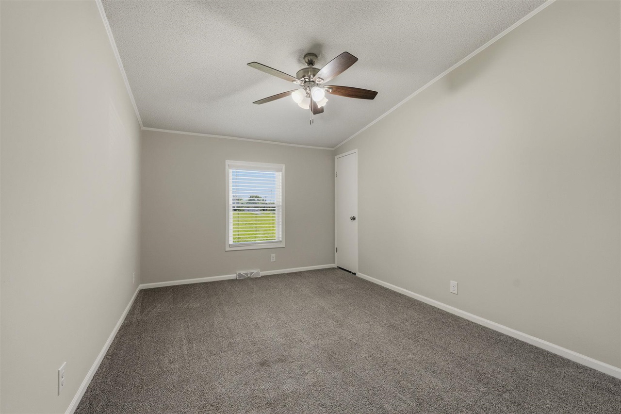 885 Moorman Lane
