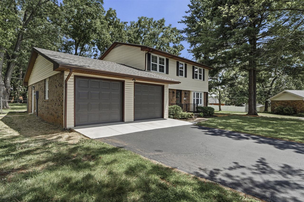 418 St Albans Drive